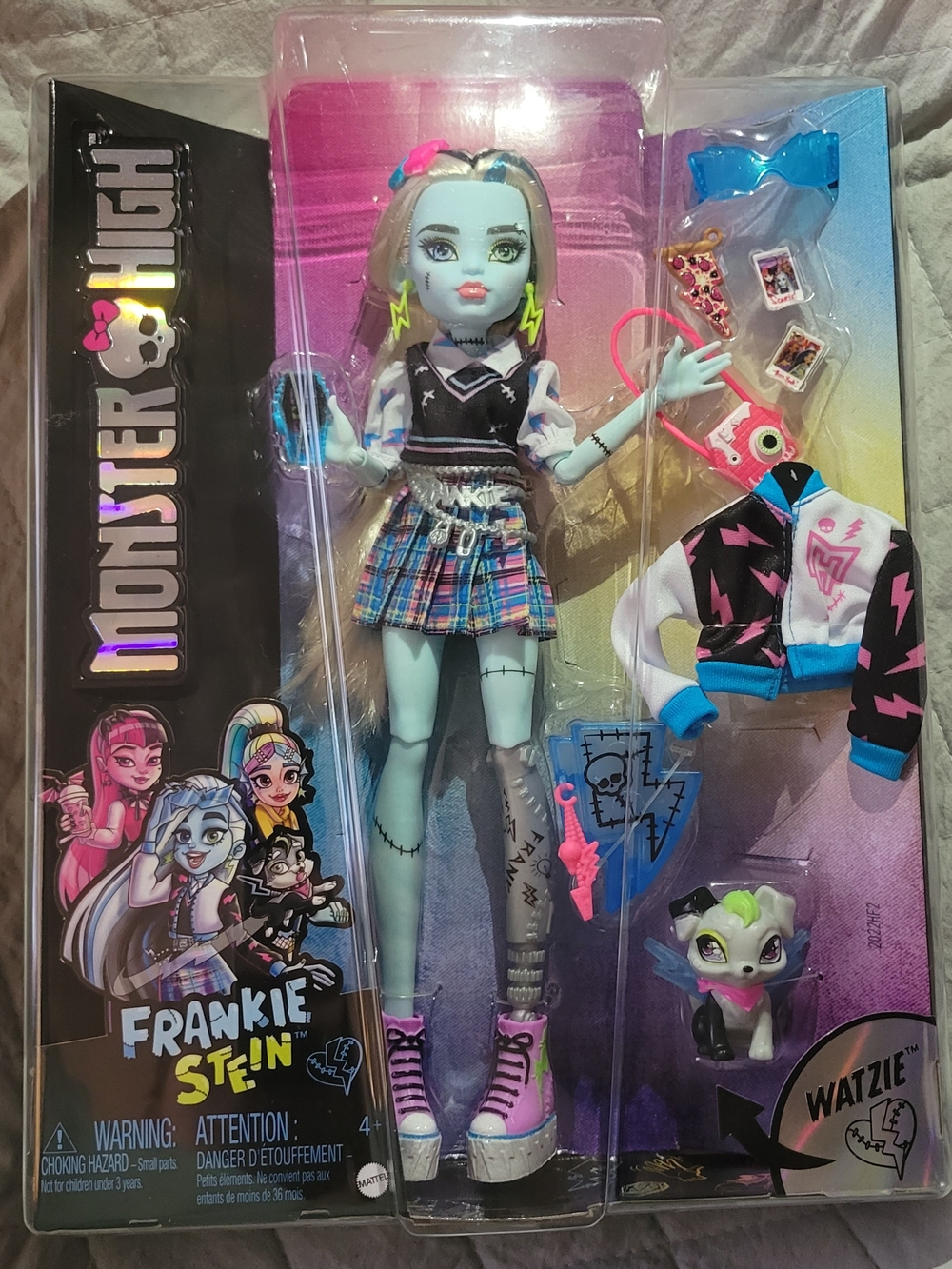 monster high Frankie Stein Doll - Mint Green Skin with Pink and Blue Outfit